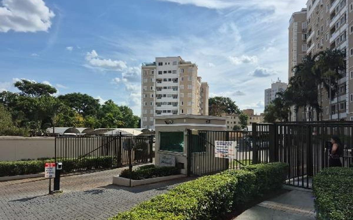 Fachada de apartamento de 64 m² no Jardim Palma Travassos, Ribeirão Preto/SP, em leilão da Caixa